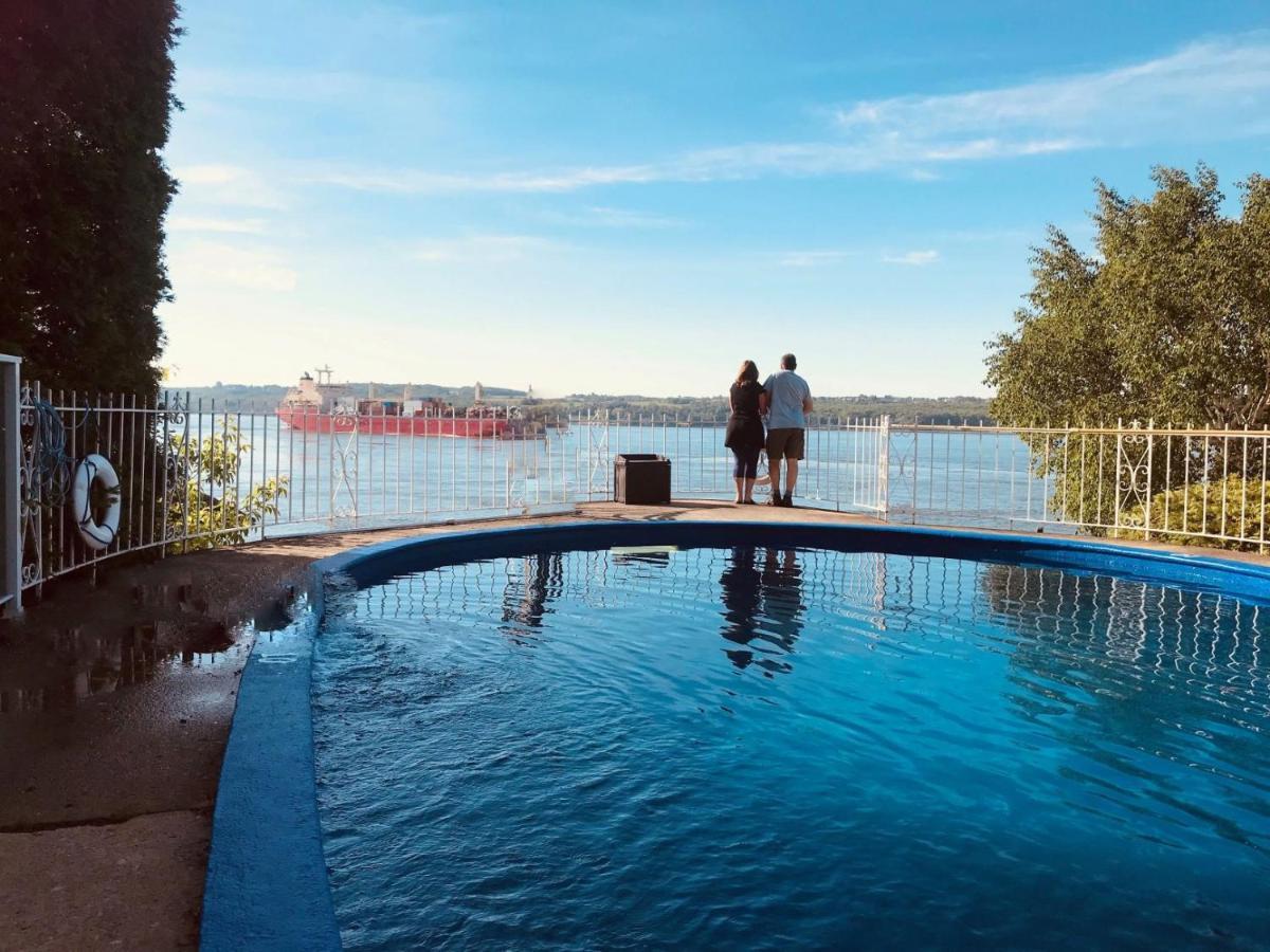 Goeliche Hotel Et Appartement Saint-Laurent-de-l'ile d'Orleans المظهر الخارجي الصورة