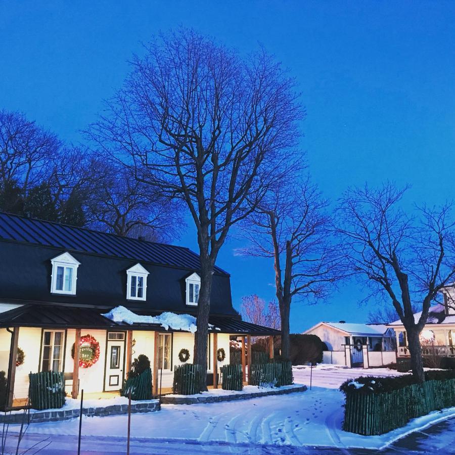 Goeliche Hotel Et Appartement Saint-Laurent-de-l'ile d'Orleans المظهر الخارجي الصورة