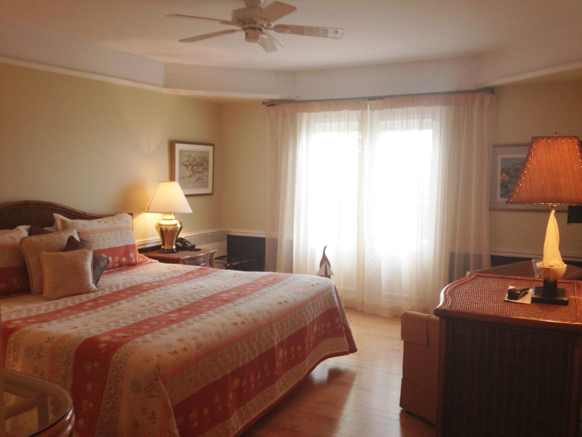 Goeliche Hotel Et Appartement Saint-Laurent-de-l'ile d'Orleans الغرفة الصورة