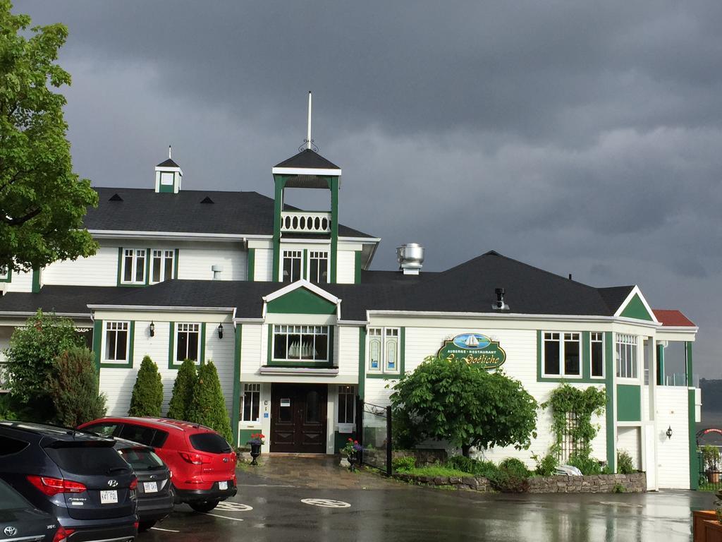 Goeliche Hotel Et Appartement Saint-Laurent-de-l'ile d'Orleans المظهر الخارجي الصورة