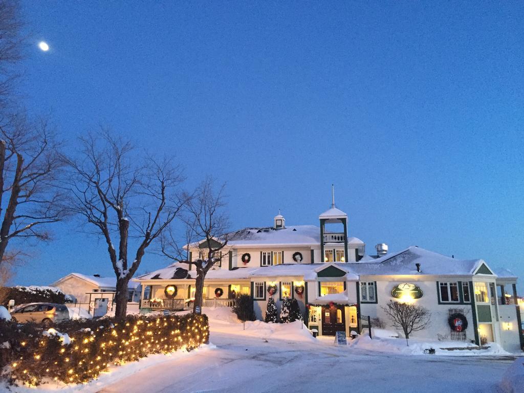 Goeliche Hotel Et Appartement Saint-Laurent-de-l'ile d'Orleans المظهر الخارجي الصورة