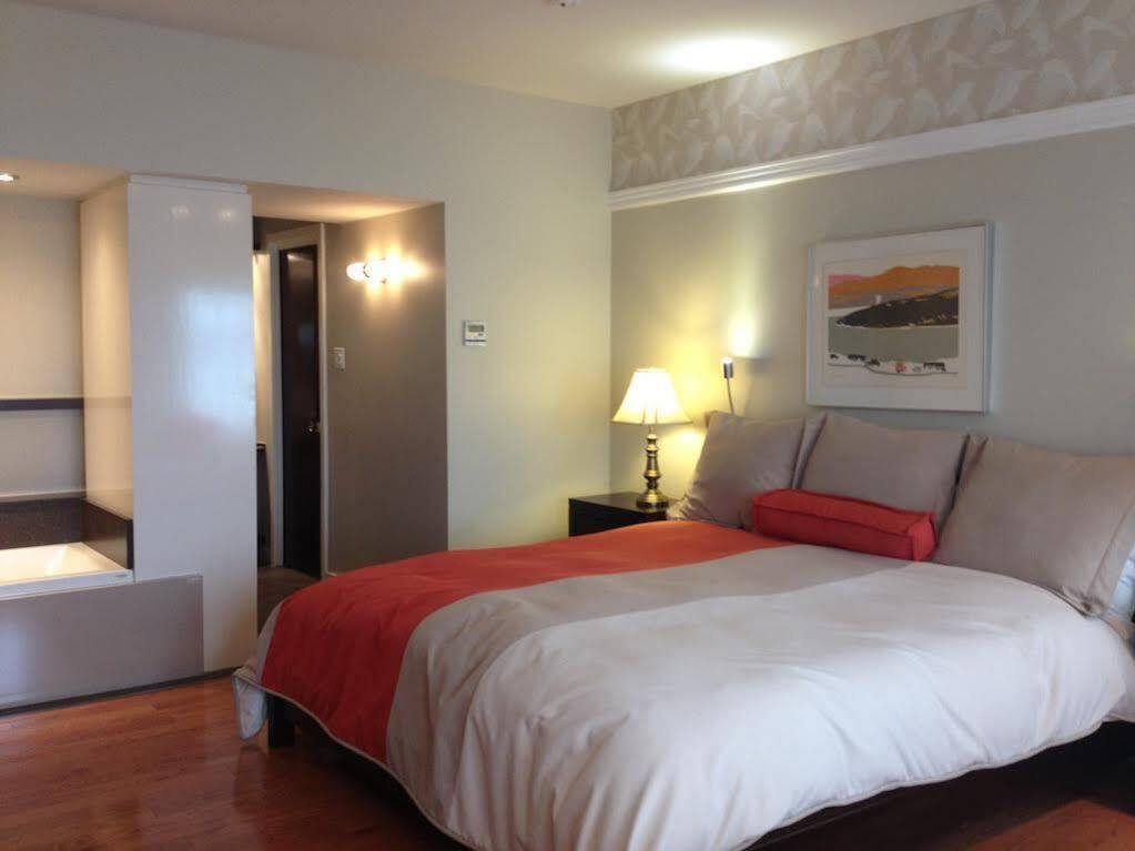 Goeliche Hotel Et Appartement Saint-Laurent-de-l'ile d'Orleans المظهر الخارجي الصورة