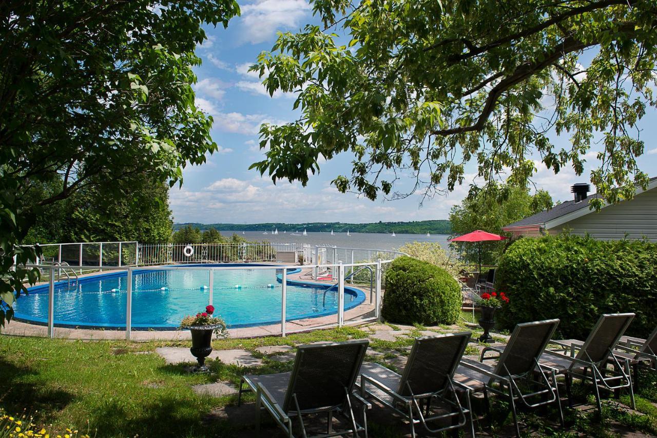 Goeliche Hotel Et Appartement Saint-Laurent-de-l'ile d'Orleans المظهر الخارجي الصورة